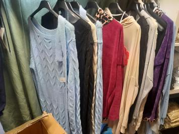 Partij kleding 16 stuks diverse